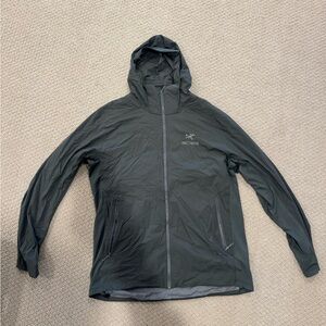 Arc'teryx Men's Dark Gray Windbreaker